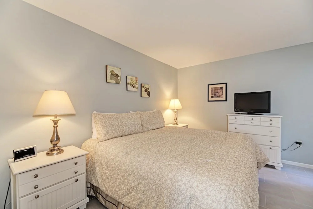 Midnight Cove Ii 127f - Updated Beach ! 2 Bedroom Condo