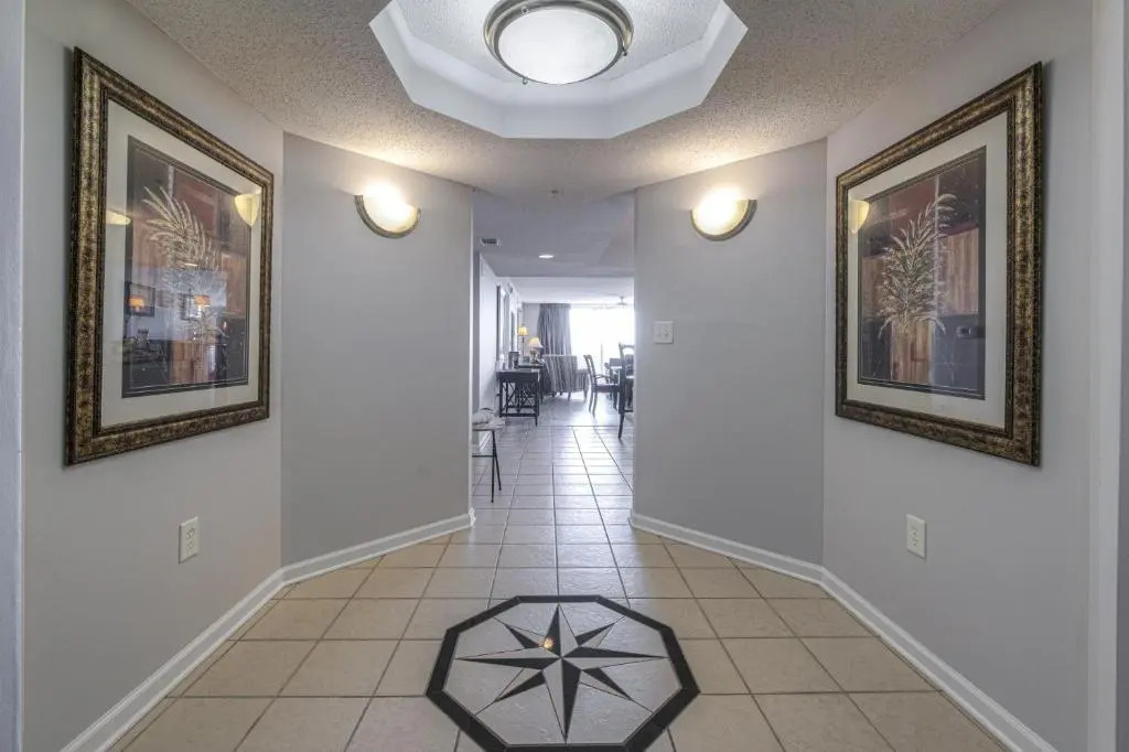 Yacht Club Villas #1-703