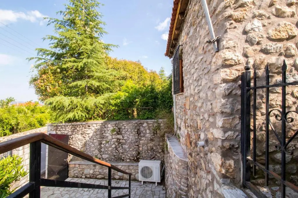 Laconian Collection 'Vilitsa At Parori'