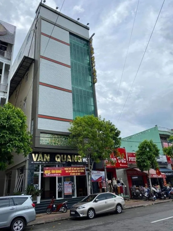 Khach San Van Quang