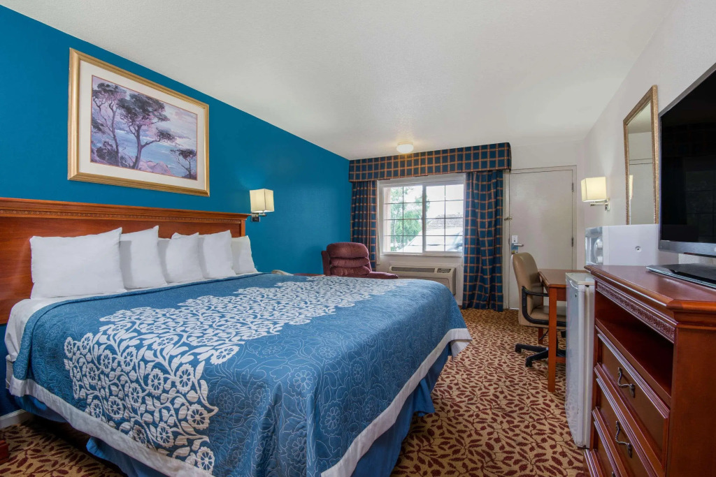 Days Inn Central