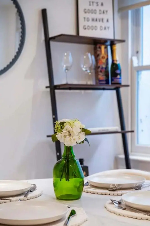 The Urban Minimalist- Notting Hill 2 Bed