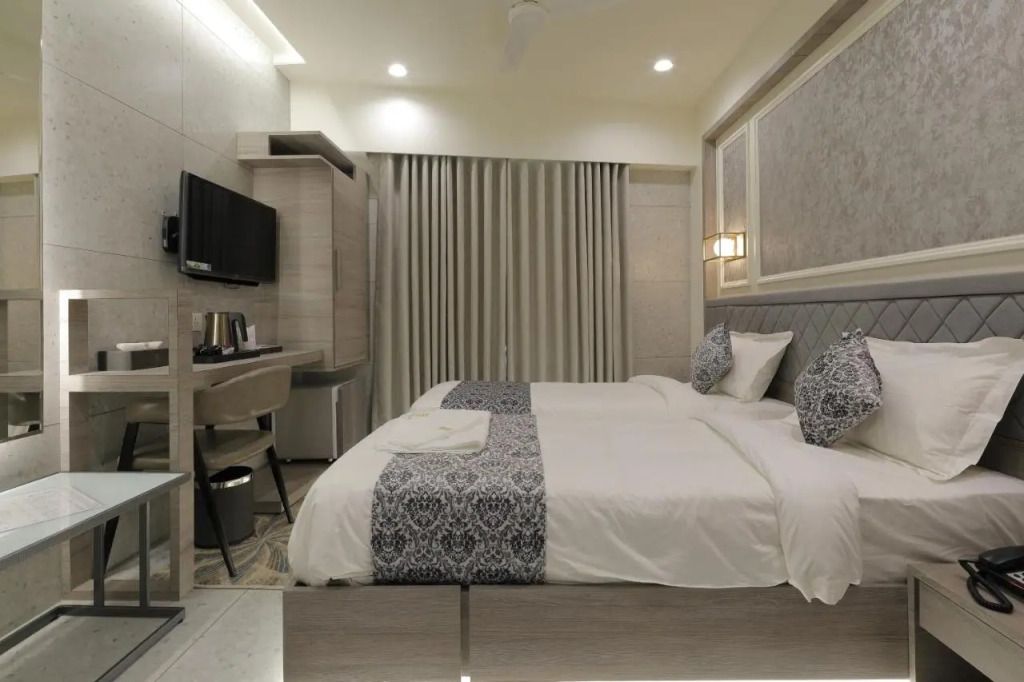 Hotel Elysian Residency