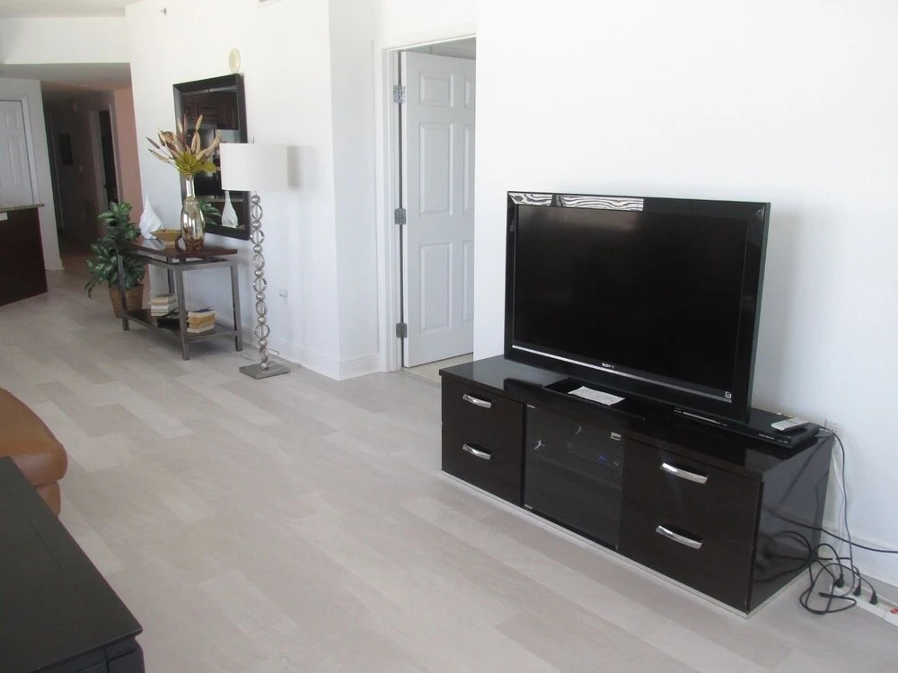 Southeast Corner with great views - 3 BR 3 BA - Sanibel 1005