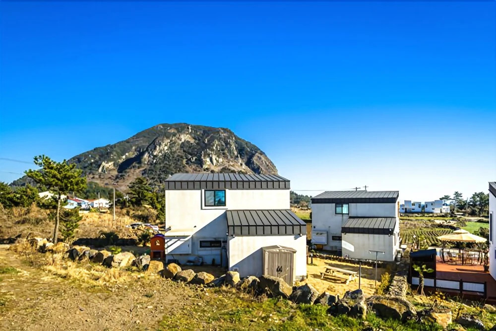 Seogwipo Sanbangsan-ui-achim Pension