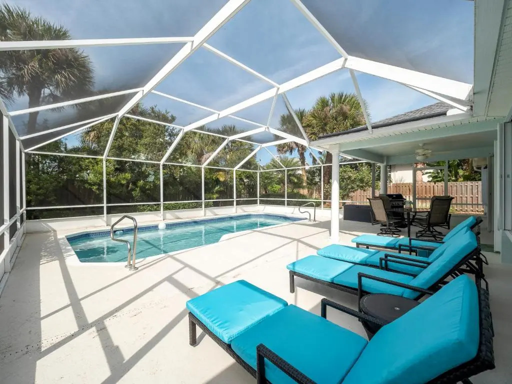 Complete SeaRenity, 4 BRs, Private Pool, Walk to Beach, Sleeps 8