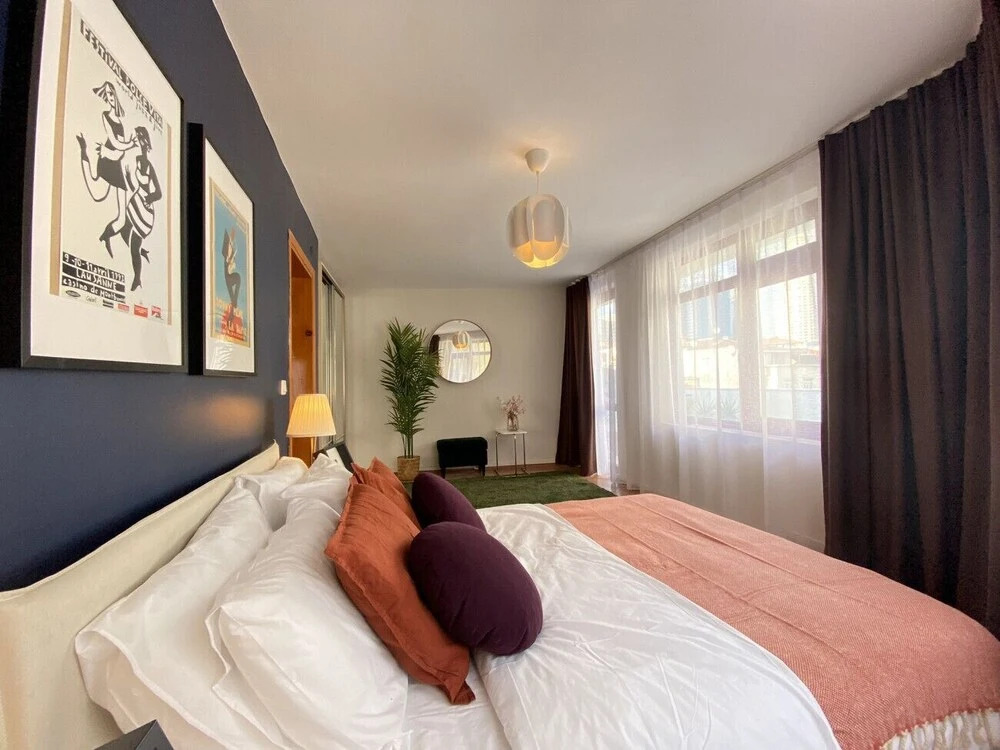 Central Flat with Balcony and Terrace in Sisli