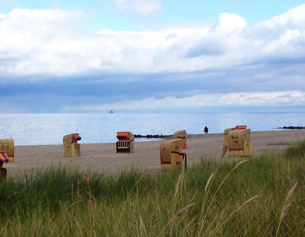Strandliebe in Scharbeutz, 150m zum Strand! Sonnenbalkon, ruhig gelegen, kostenfreier Parkplatz, Fahrstuhl
