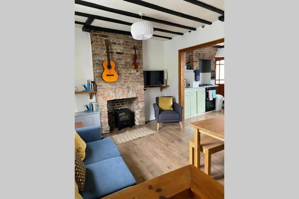 200 year old large townhouse with sea views