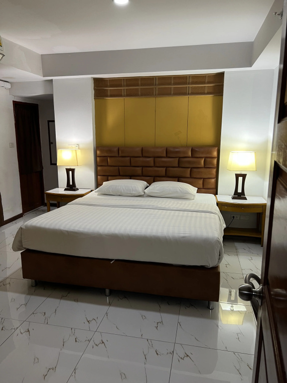 Mall Suites Hotel