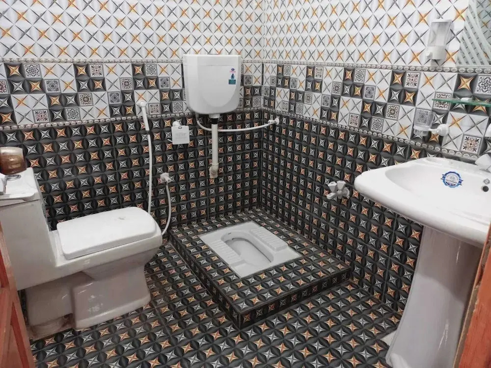 Cosy inn Near Millennium Mall