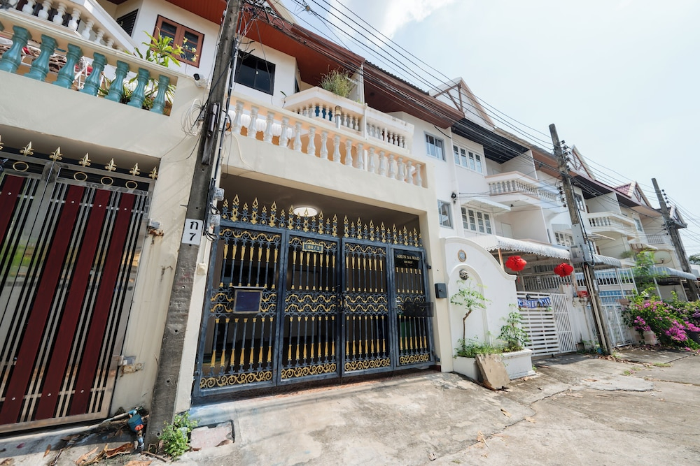 Arun Sa Wad House Sukhumvit 4 Guests