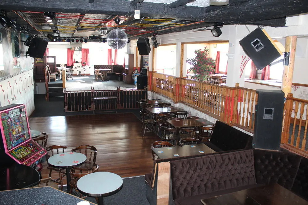 Middlegate Hotel