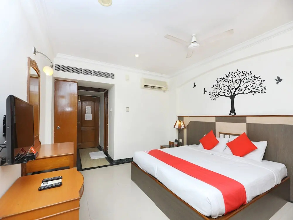 OYO 1081 Hotel Sindhu International