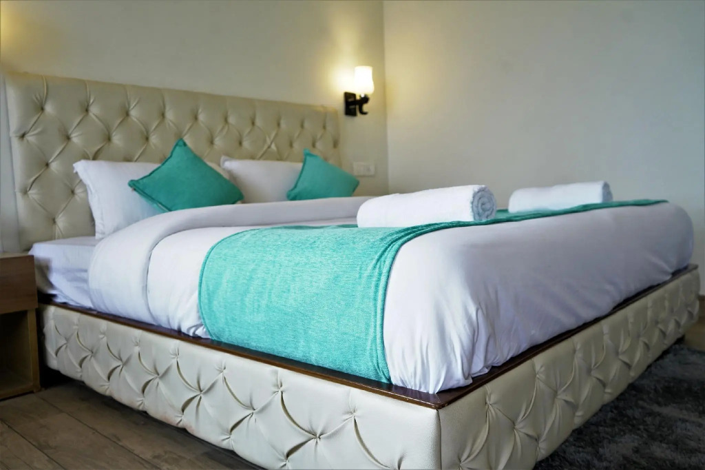 Char Machan Resorts