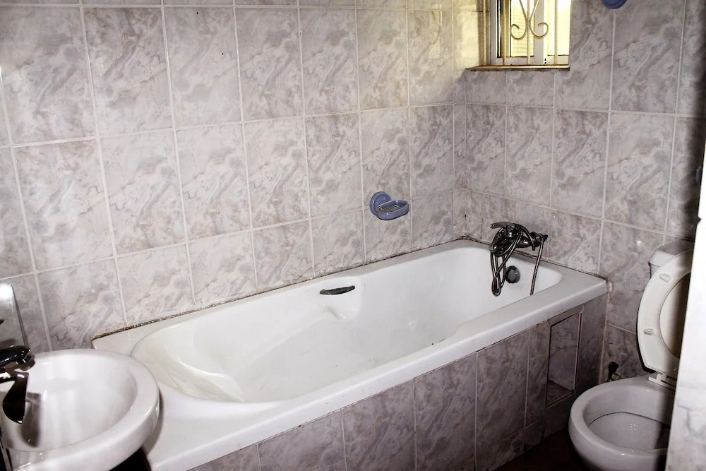 Row Hotel & Suites