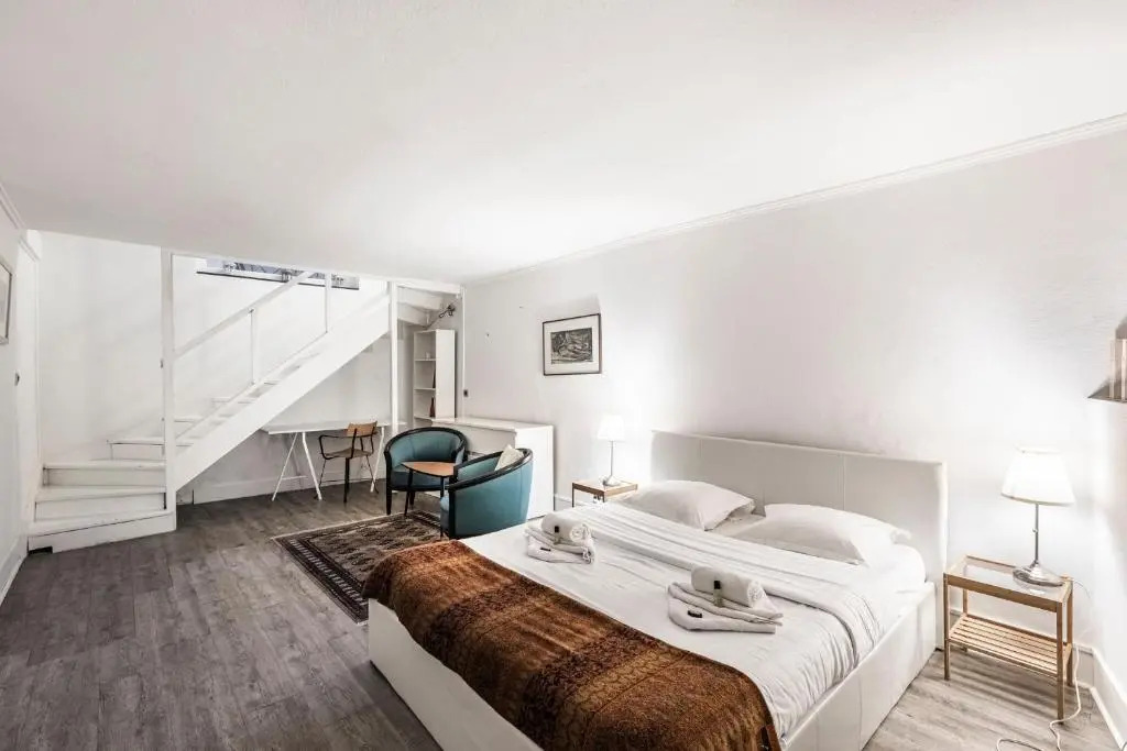 Excelsior Lodging - Triplex Invalides