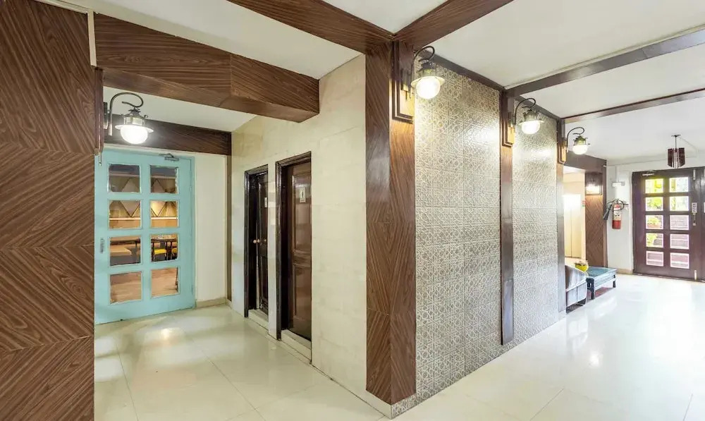 Hotel The Grand By OYO Rooms