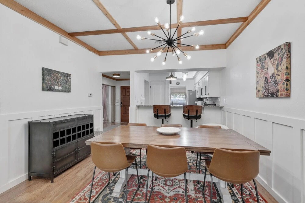 New! Luxurious Riverfront Condo Just 1 Blk to Schlitterbahn!