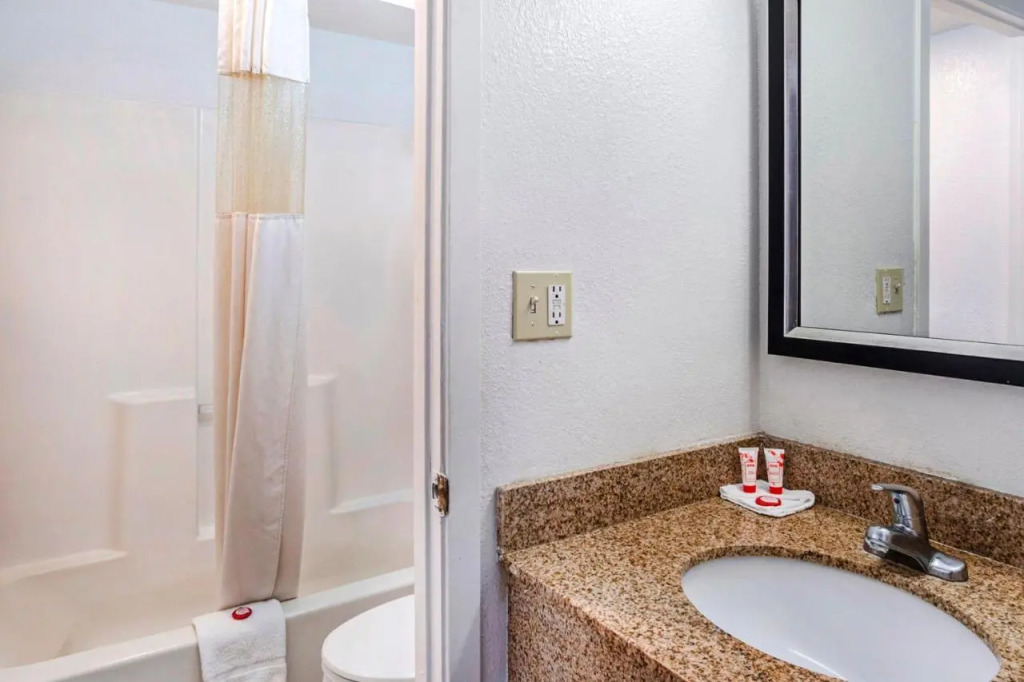 Travelodge by Wyndham Dodge City KS