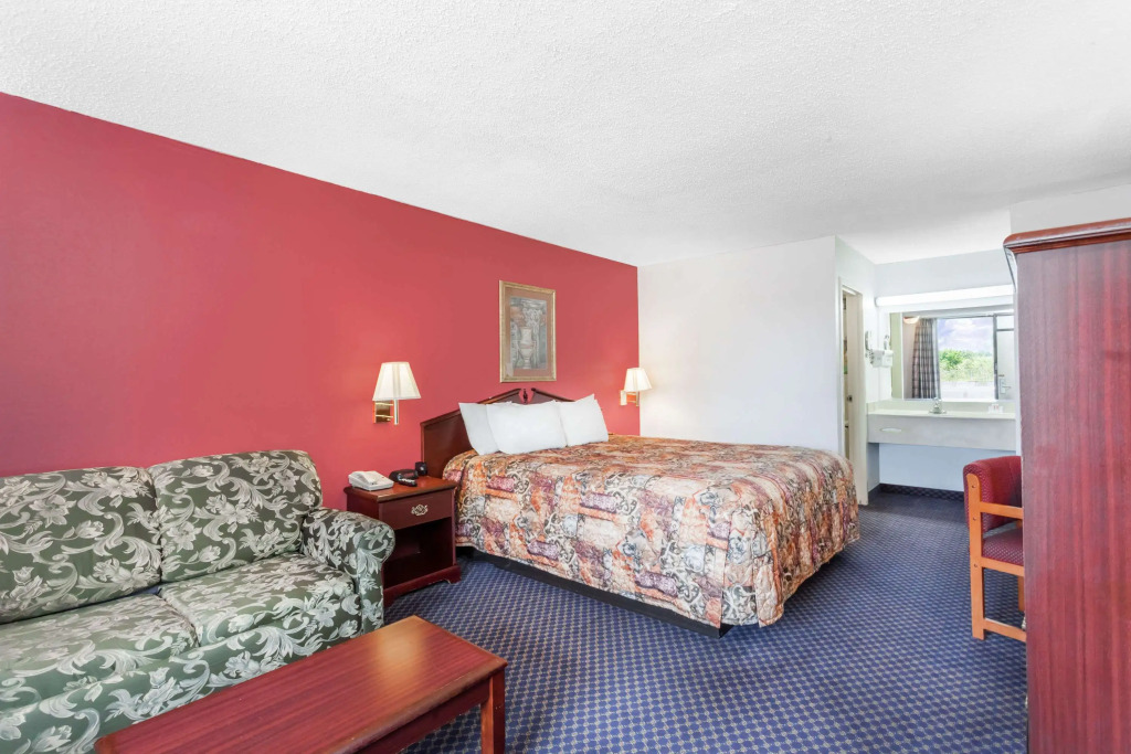 Days Inn by Wyndham Martin