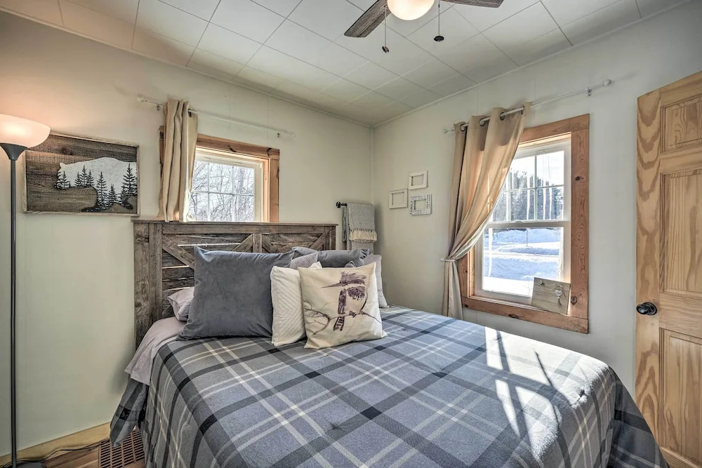 Family Home - Walk to Town & Balsam Lake