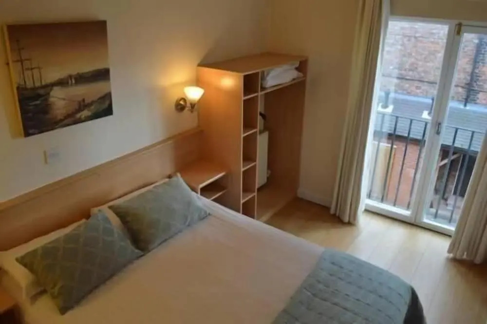 Westlynn Hotel & Apartments Free Parking Near Manchester Centre