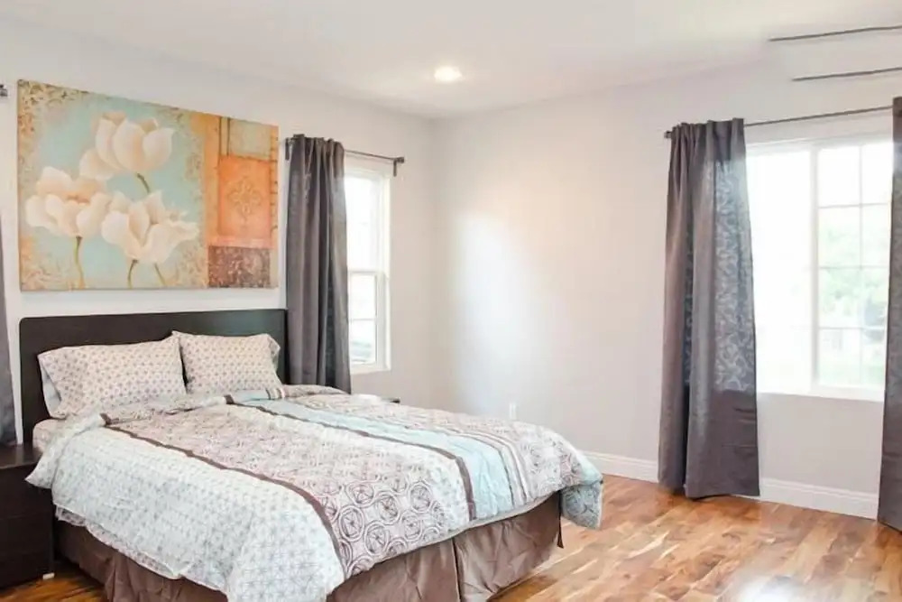 LA022 4 Bedroom Holiday home By Senstay