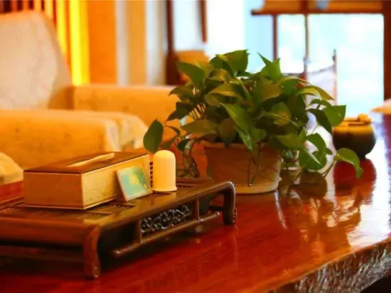 Qujing Yishi Yihe Hotel (Cuifeng Road, Qilin District)