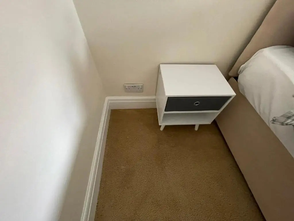 1st floor 2 bedroom apartment with park views and garden.