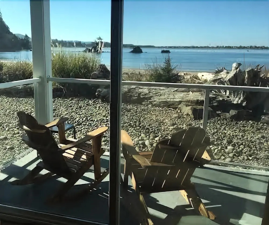 Waters Edge 111