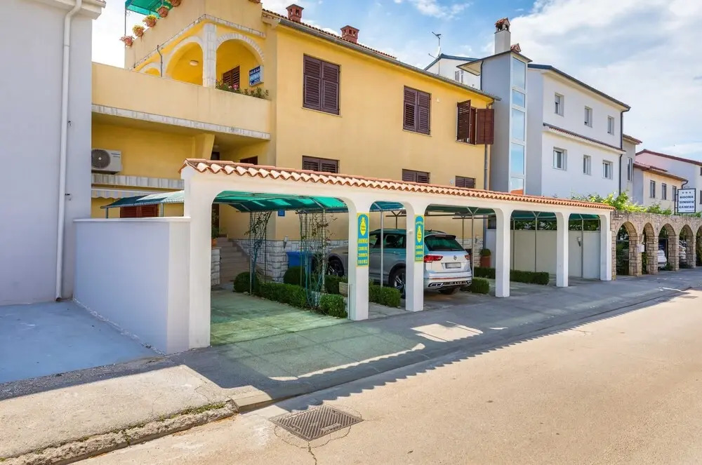 Seaside Apartment in Fazana - Two Bedrooms