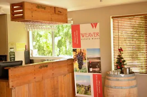 Weaver Estate Wines & Weaver Estate Vineyard Cottages