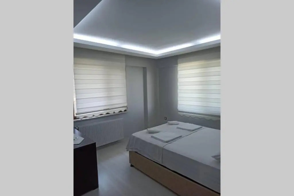 Full Müstaki̇l Göl Manzarali Havuzlu Vi̇lla- Btk03