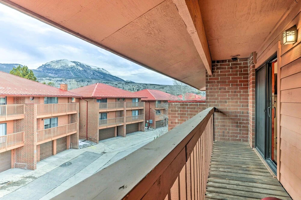 Walk to Lake Dillon: Condo w/ Views in Frisco