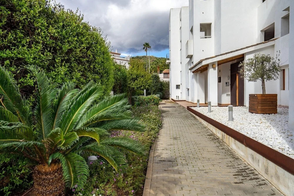 Lovely Apartment in Alamar Near the Beach Ref 108