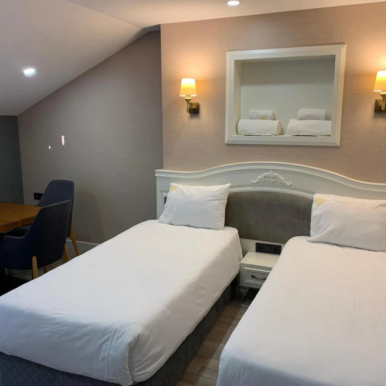 White Golden Suite Hotel