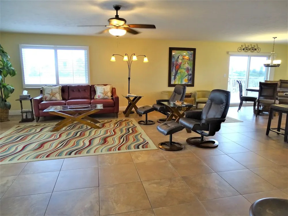 Sunset Royale 416 2 Bedrooms 2 Bathrooms Apts
