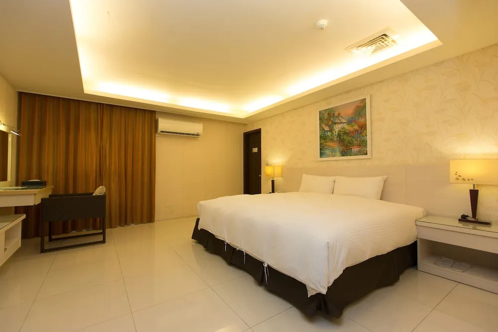 F Hotel - Sanyi - pet-friendly