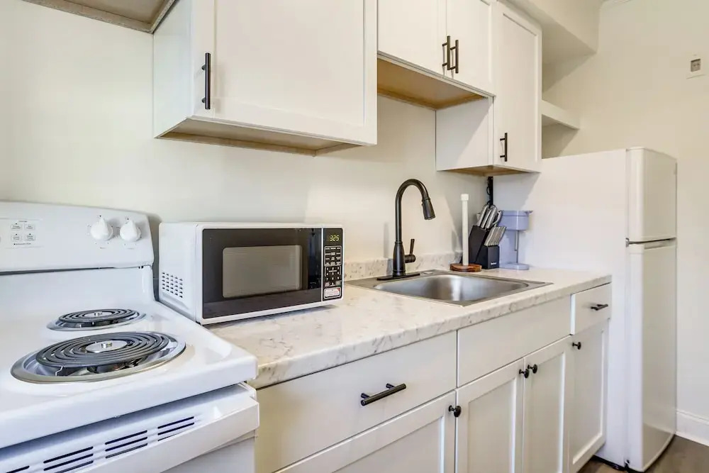 Waterfront Gem < 1 Mi to Dtwn Cambridge!