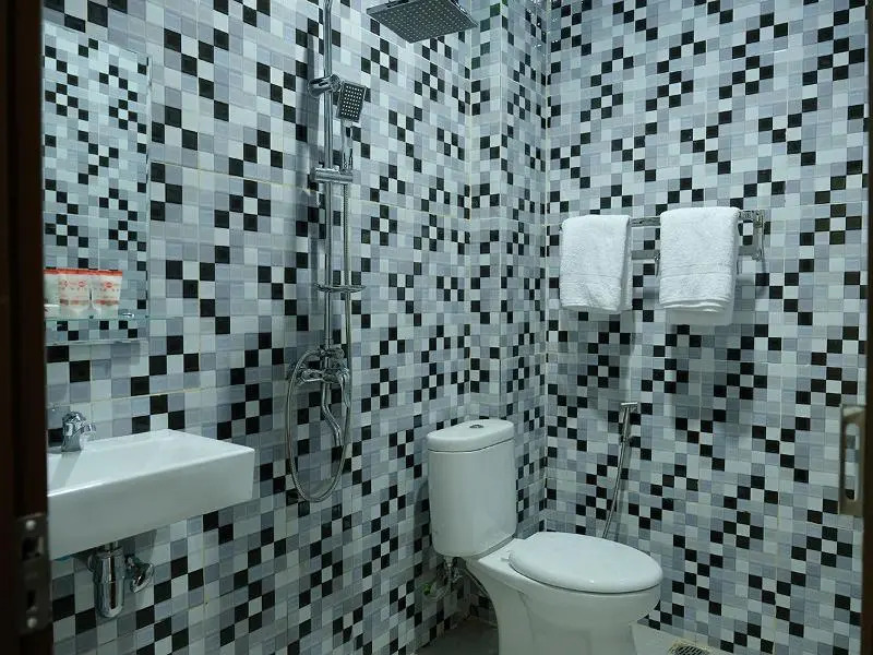 Hotel Mustika by OYO Rooms