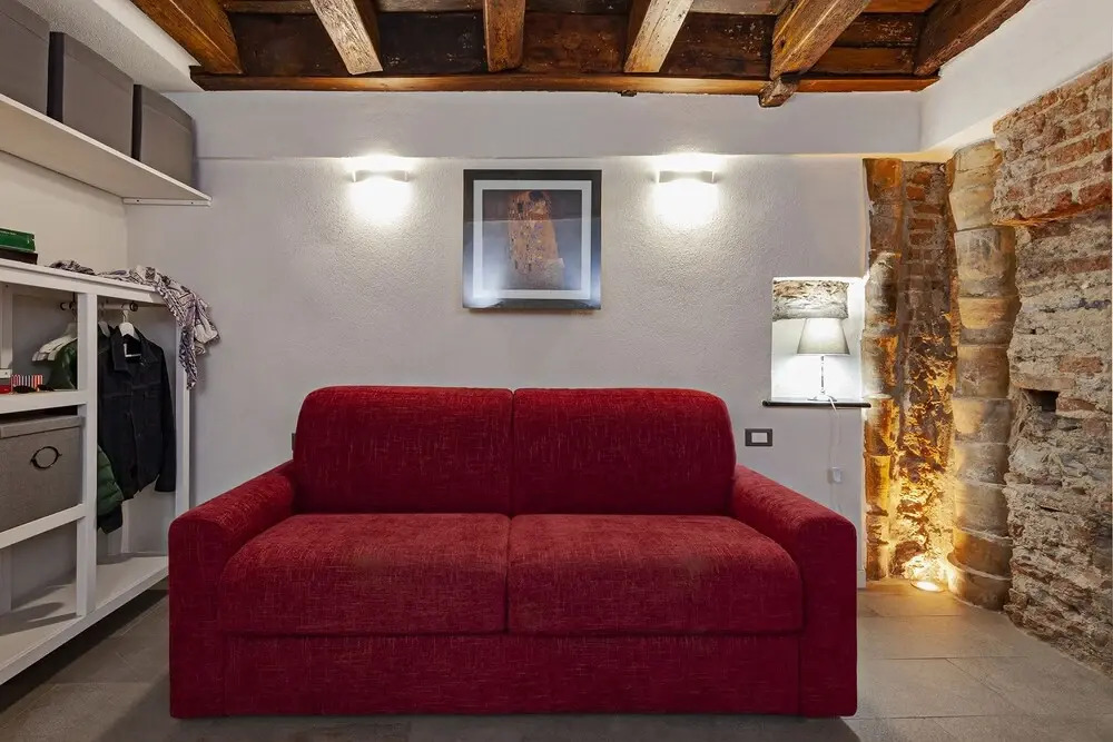 Wood and Stone Apartment in the historical center