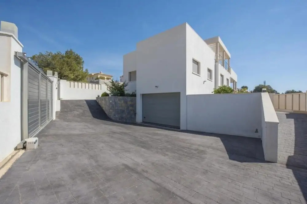 Villa - 5 Bedrooms with Pool, WiFi and Sea views - 105047