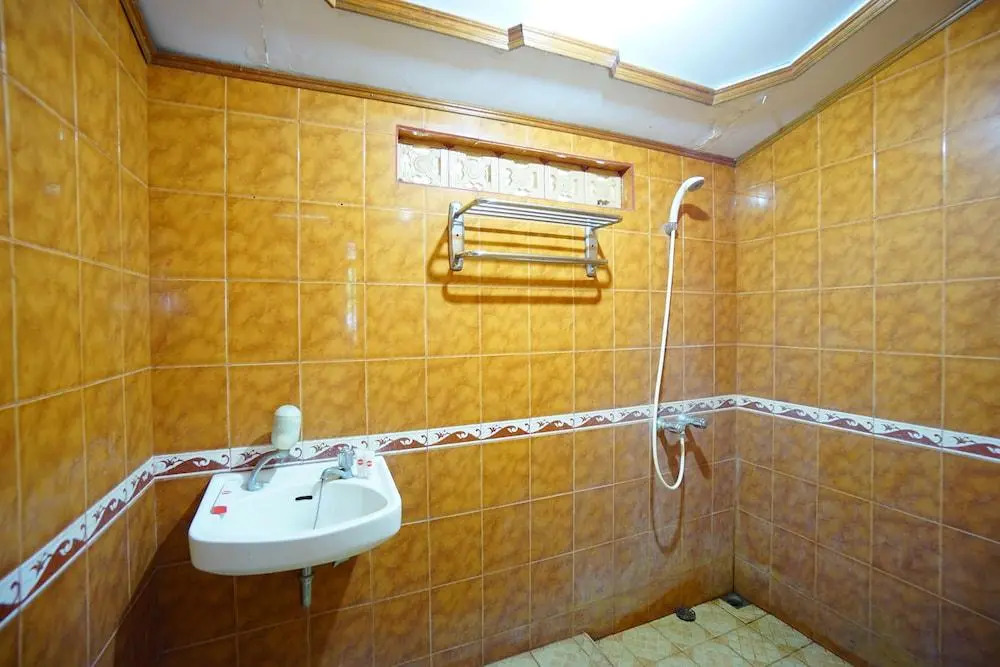 OYO 1254 Golden Lake Resort