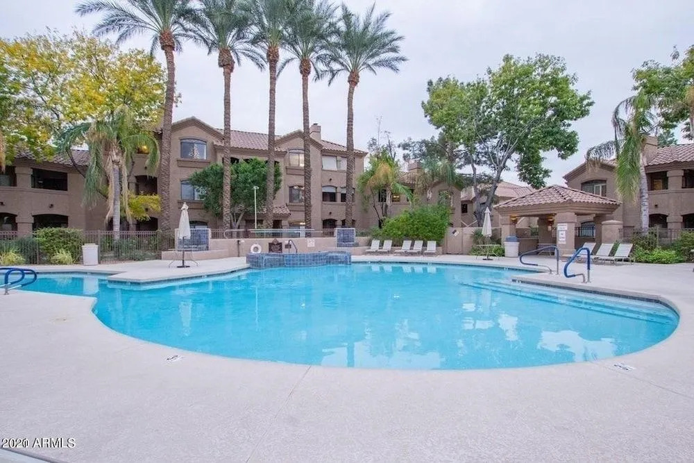 Comfort 3 Bedroom Condo by Redawning