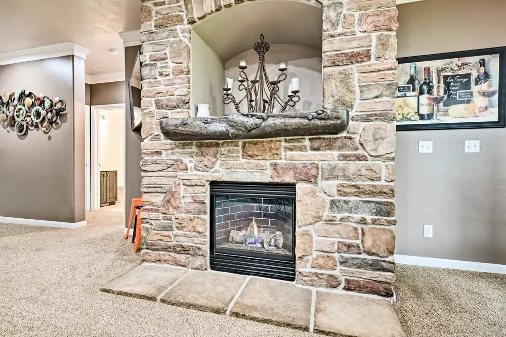 Renovated Condo 8 Miles to Snowbasin Ski Resort!
