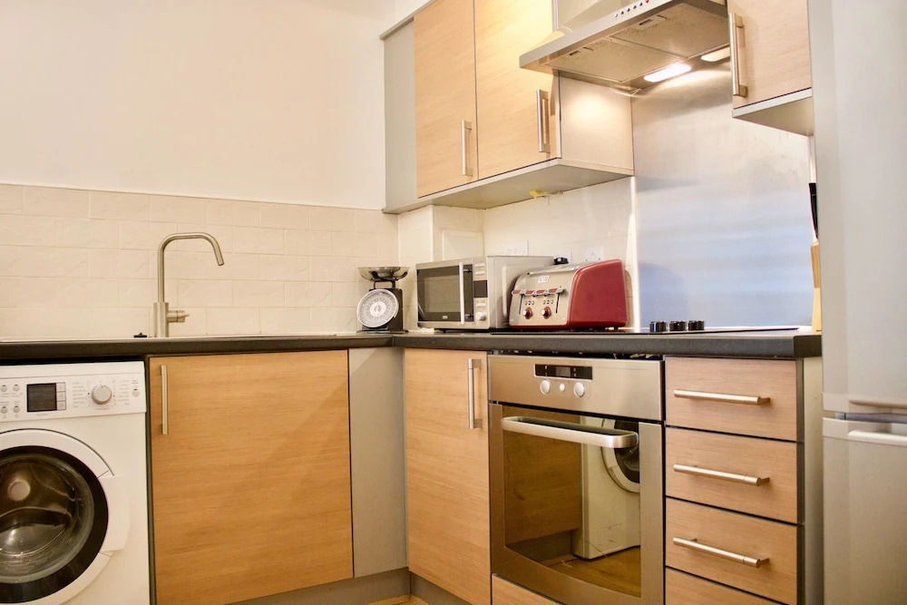 2 Bedroom Apartment In Granton Area