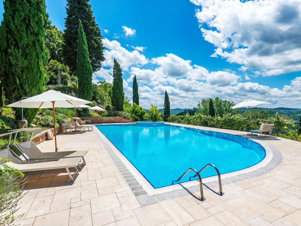 Graceful Apartment in San Miniato with Swimming Pool