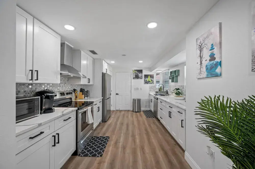 Paradise Haven- Amazing 4BR Oasis With Pool