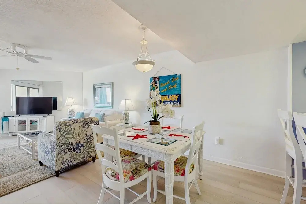 Oceanview Condo With Beach Access, Pool, Tennis Courts and Private Patio
